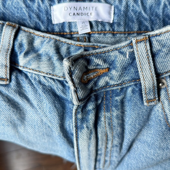 Dynamite Candice Bootcut Jeans
Color: Clear Waters - Indigo Medium Blue
Size: 25 - Picture 2 of 5